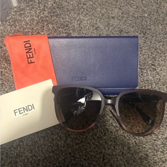 Fendi - Fendi Fendigraphy - Rectangular Sunglasses - Gold  Fendi Brown Gradient Sunglasses